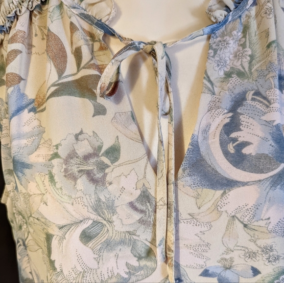 Women's | Rose + Olive | Sleeveless Blouse | LG - Picture 8 of 8